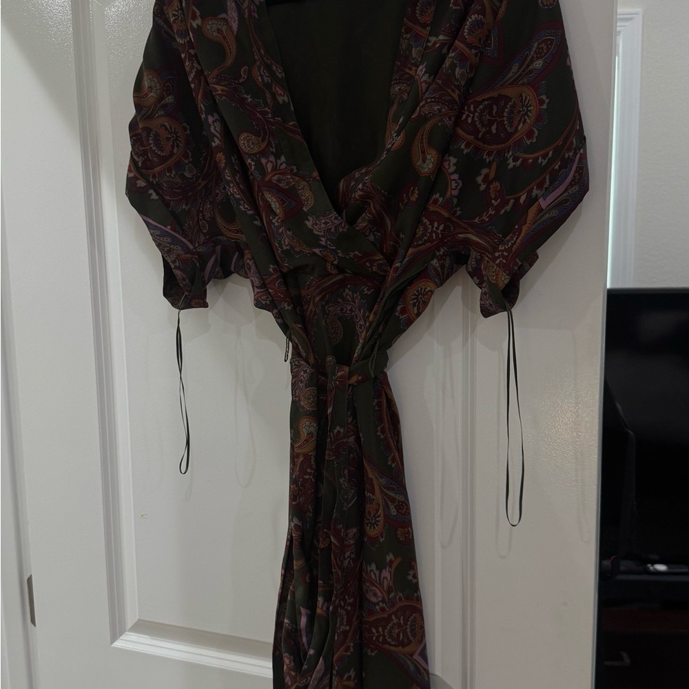 Lauren Ralph Lauren Olive Green & Burgundy Paisley Tie-Front Kimono